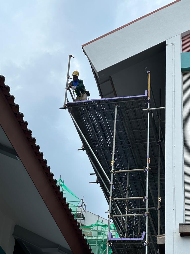 Roof leakage repairing contractor specialist in Singapore